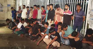 গাজীপুরে যৌথবাহিনীর মাদকবিরোধী অভিযান, টঙ্গীর বস্তি থেকে আটক ২৪